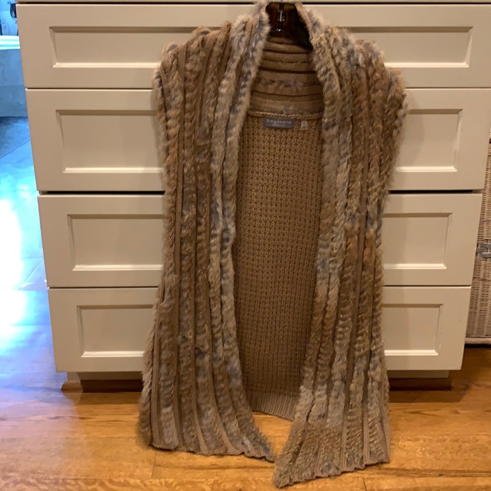 Bagatelle tan knit tunic real fur open front vest
